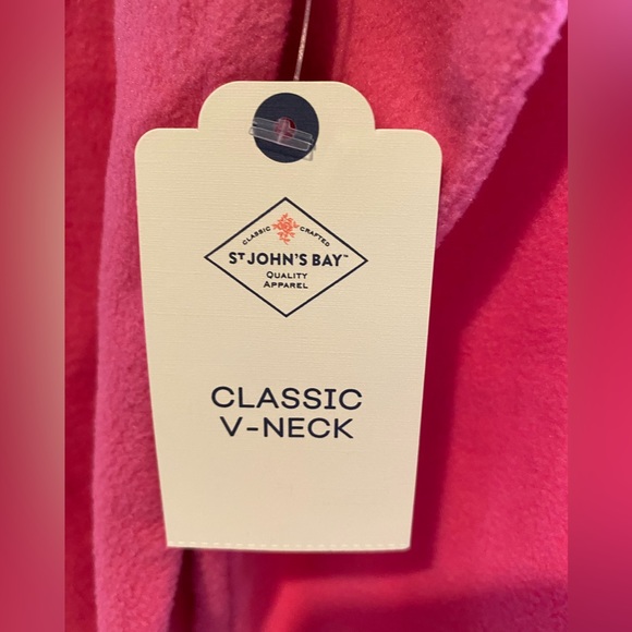 FREE w/ANY CLOSET BUY! St John’s Bay Classic V-neck, L bright pink fleece top - Picture 4 of 5